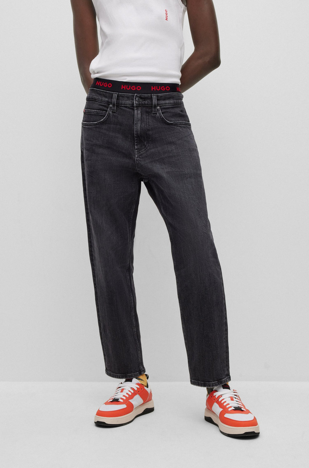 HUGO Regular Fit Jeans in Cotton Mix - HUGO 340 10245079 01-50490823 - Concorde Fashion#color_charcoal-010