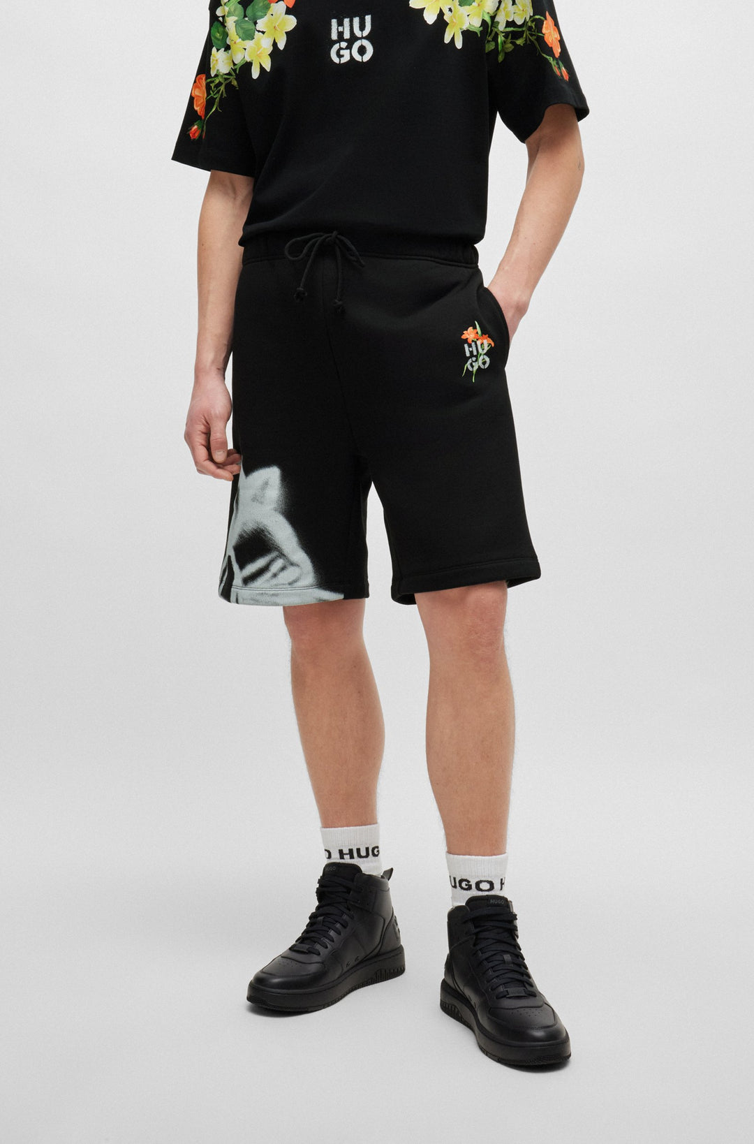 HUGO Shorts Relaxed Fit in Cotton Mix - DIFLOWOS 10262601 01-50517824- Concorde Fashion#color_black-001