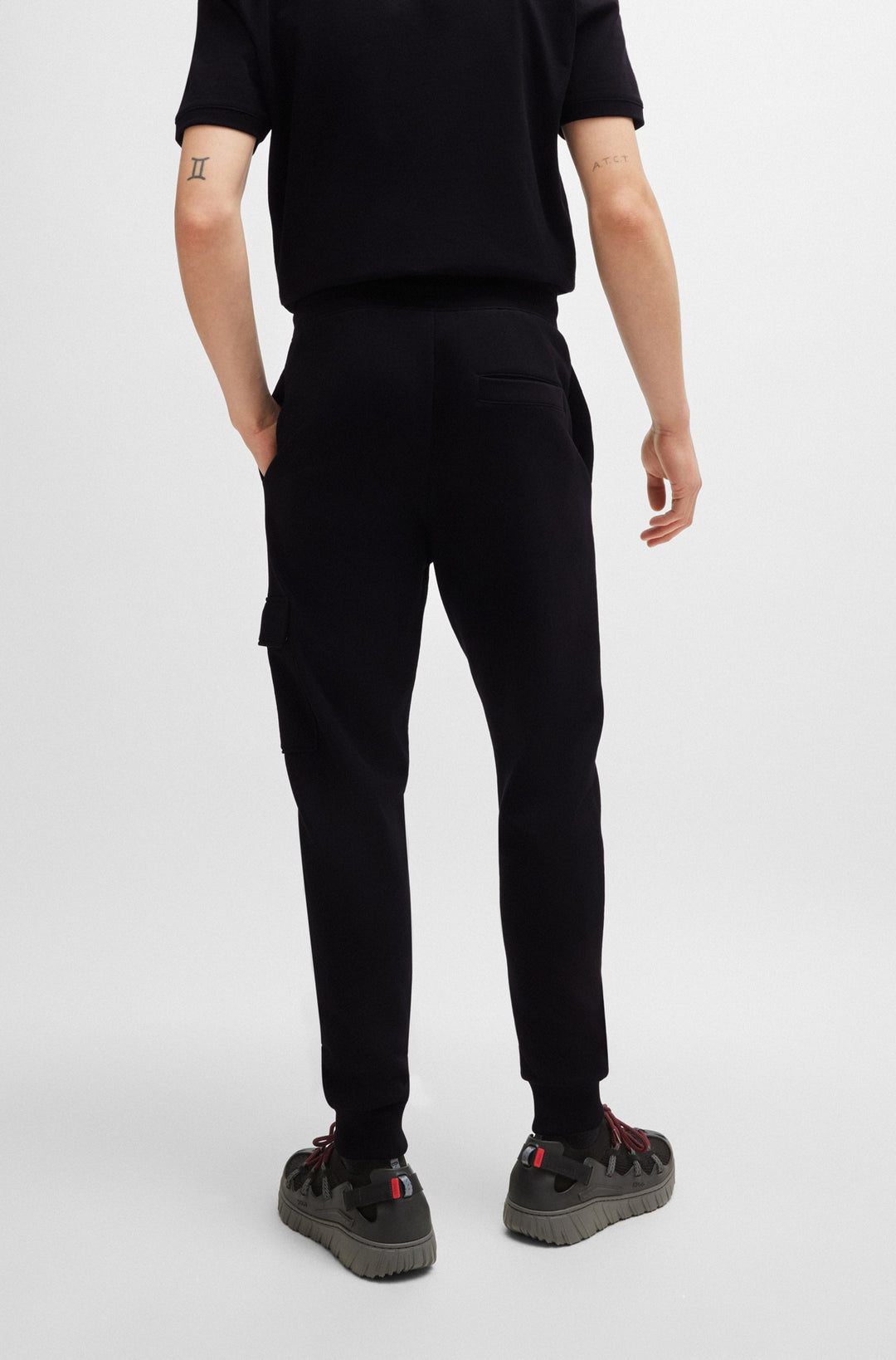 HUGO Jogging Pants Relaxed Fit in Cotton - DWELLROM_GEL 10266045 01-50528176- Concorde Fashion#color_black-001