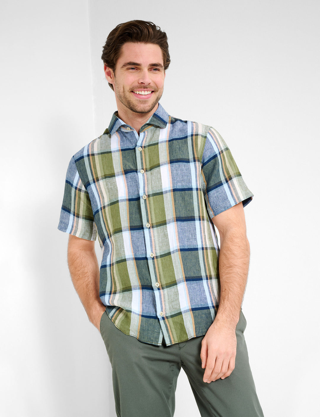 Brax  Casual Shirts in Linen - HARDY C 44-3598 (744 257 00)- Concorde Fashion#color_green-31