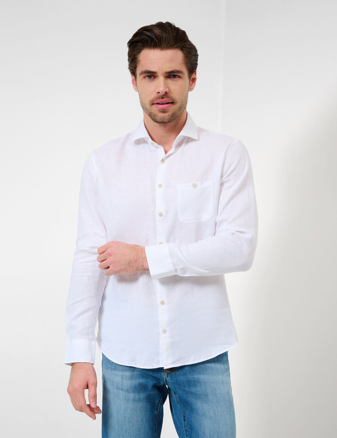 Brax  Casual Shirts in Linen - HAROLD U 44-3738 (744 262 00)- Concorde Fashion#color_white-99