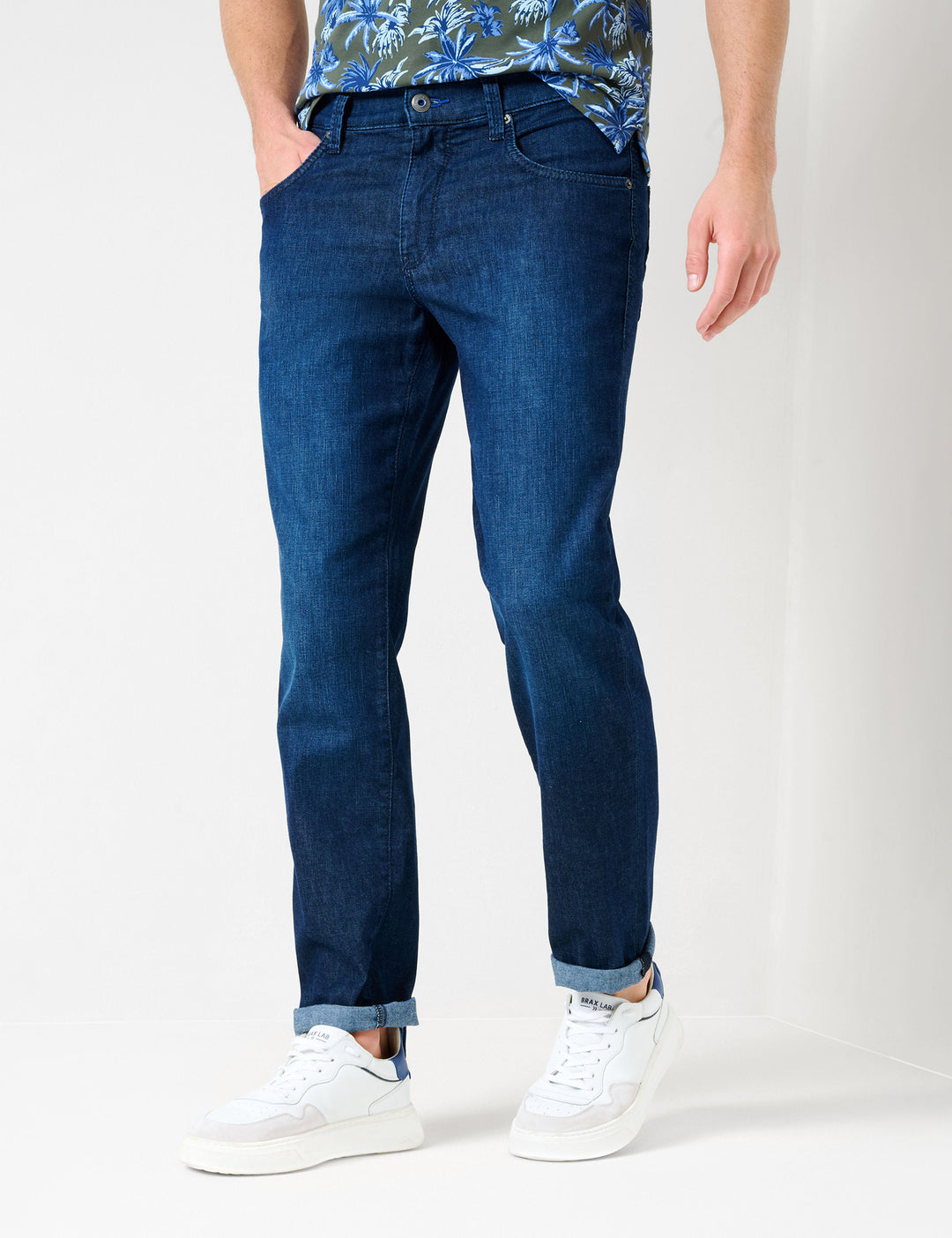 Brax  Jeans in Cotton Mix - CADIZ 81-7128 (079 507 20)- Concorde Fashion#color_navy-23