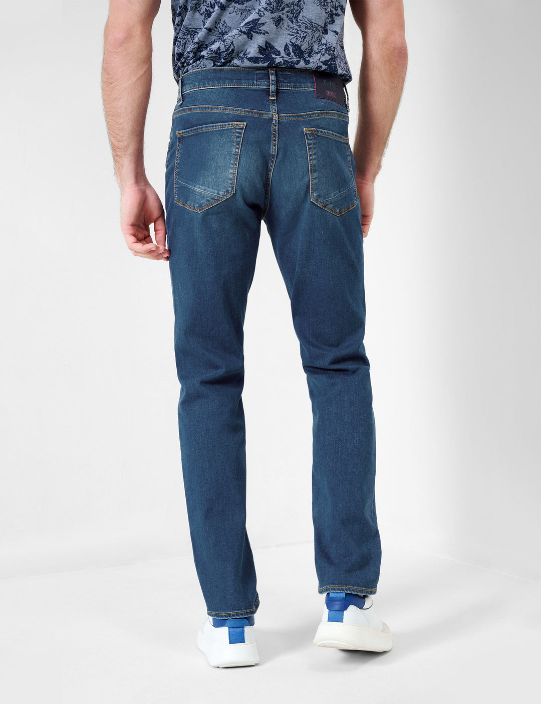 Brax  Jeans in Cotton Mix - CHUCK 84-6468 (079 530 20)- Concorde Fashion#color_blue-27