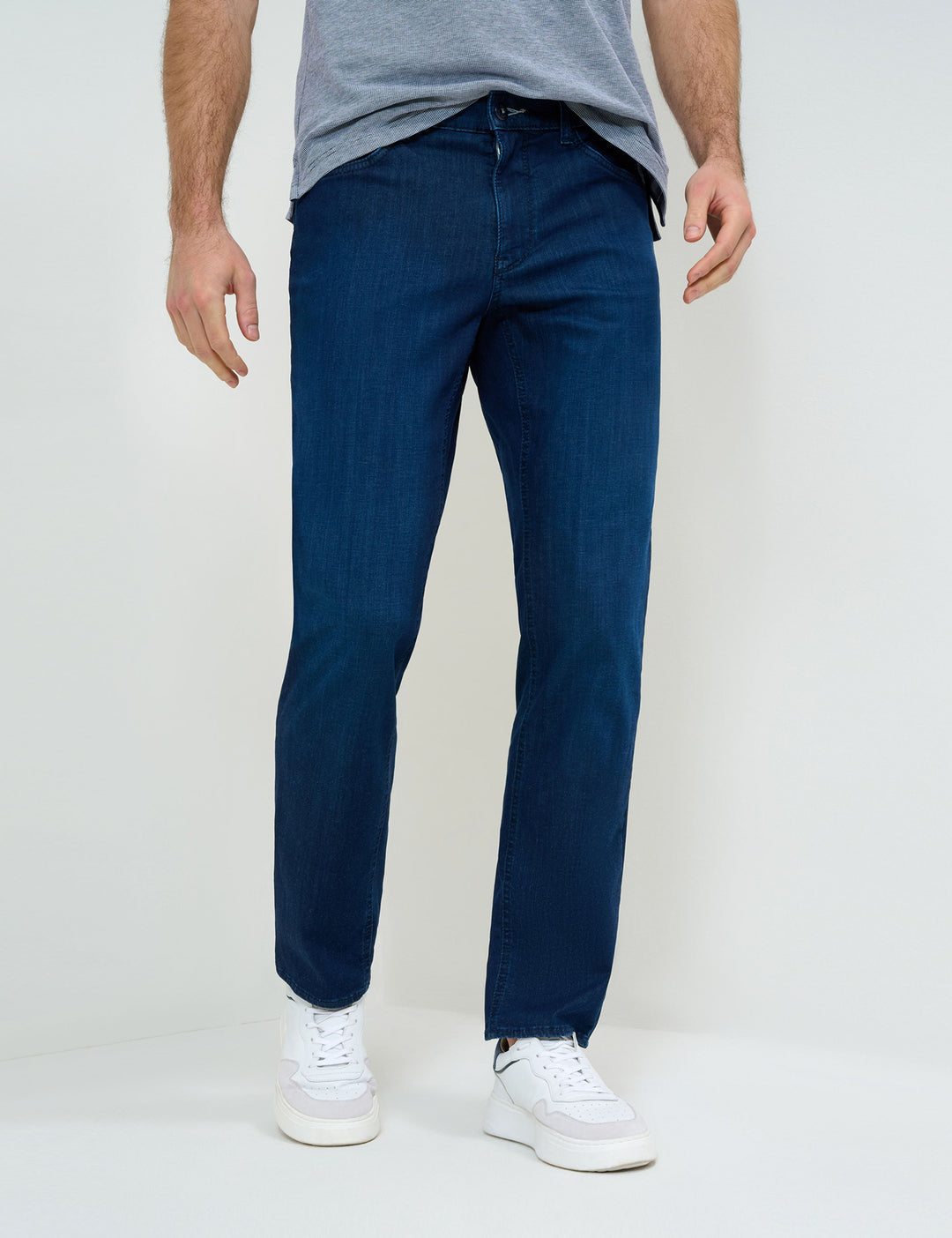 Brax  Jeans in Cotton Mix - COOPER 84-6488 (079 633 20)- Concorde Fashion#color_navy-23