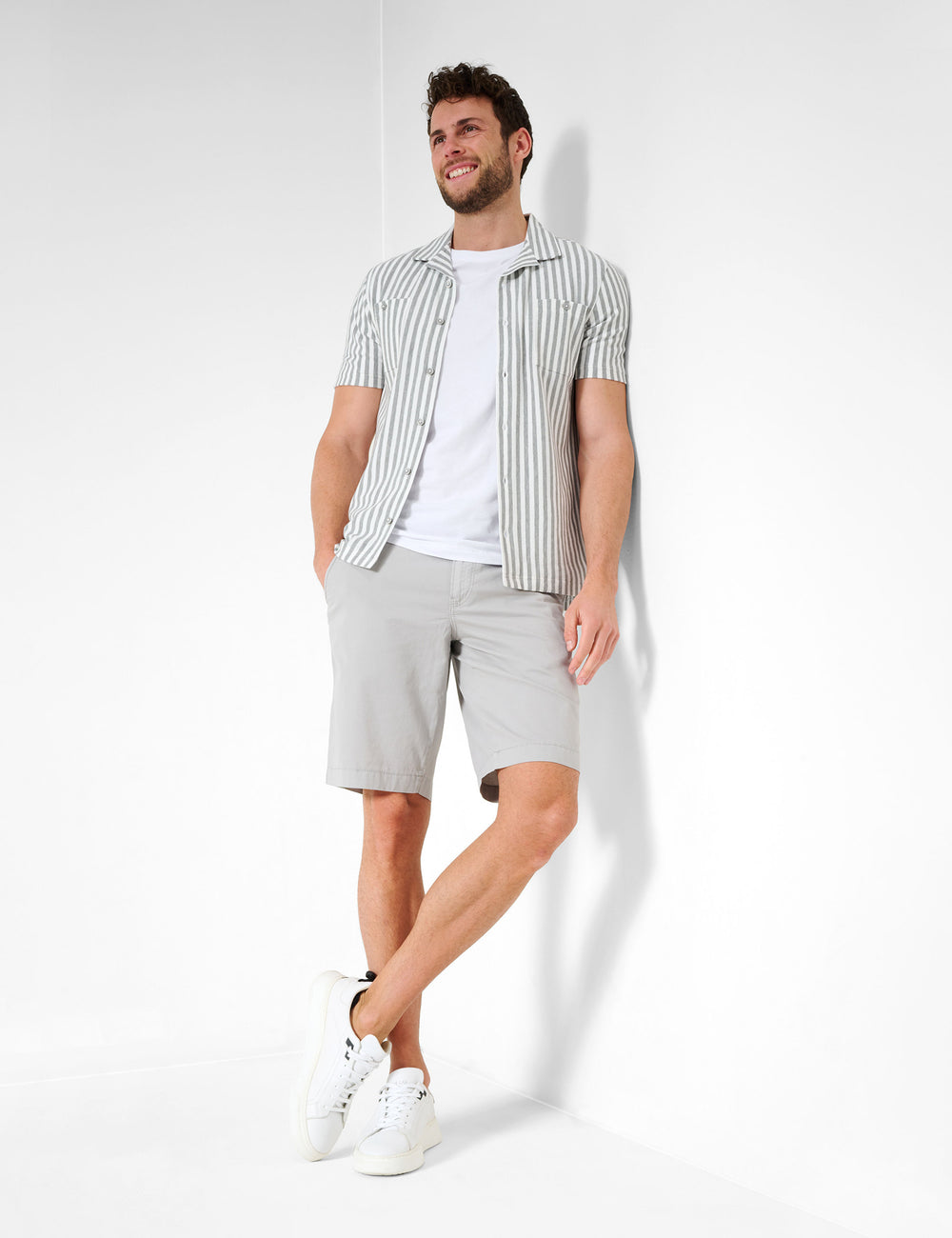 Brax  Shorts in Cotton - BARI 84-6808 (079 653 20)- Concorde Fashion#color_silver-08